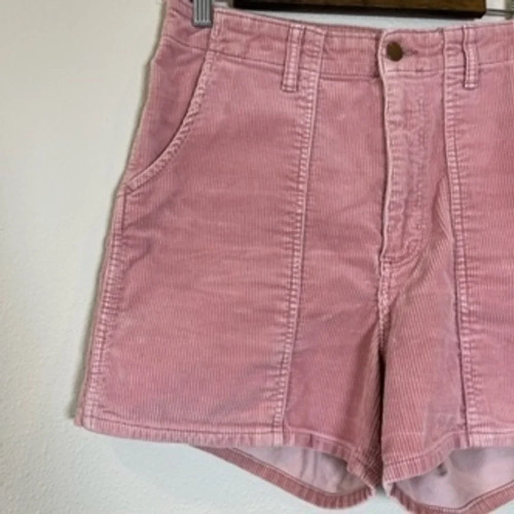 Wrangler Mom Short Effortless Pink Corduroy High Waisted Seamed Shorts Size 29